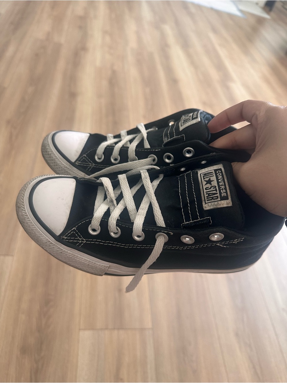 Converse Chuck Taylor All Star - Youth 5.5 / Women’s 7-7.5